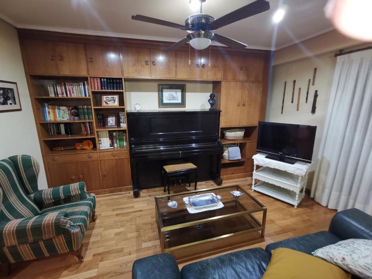 Comoda Vivienda En Huesca Esterno foto